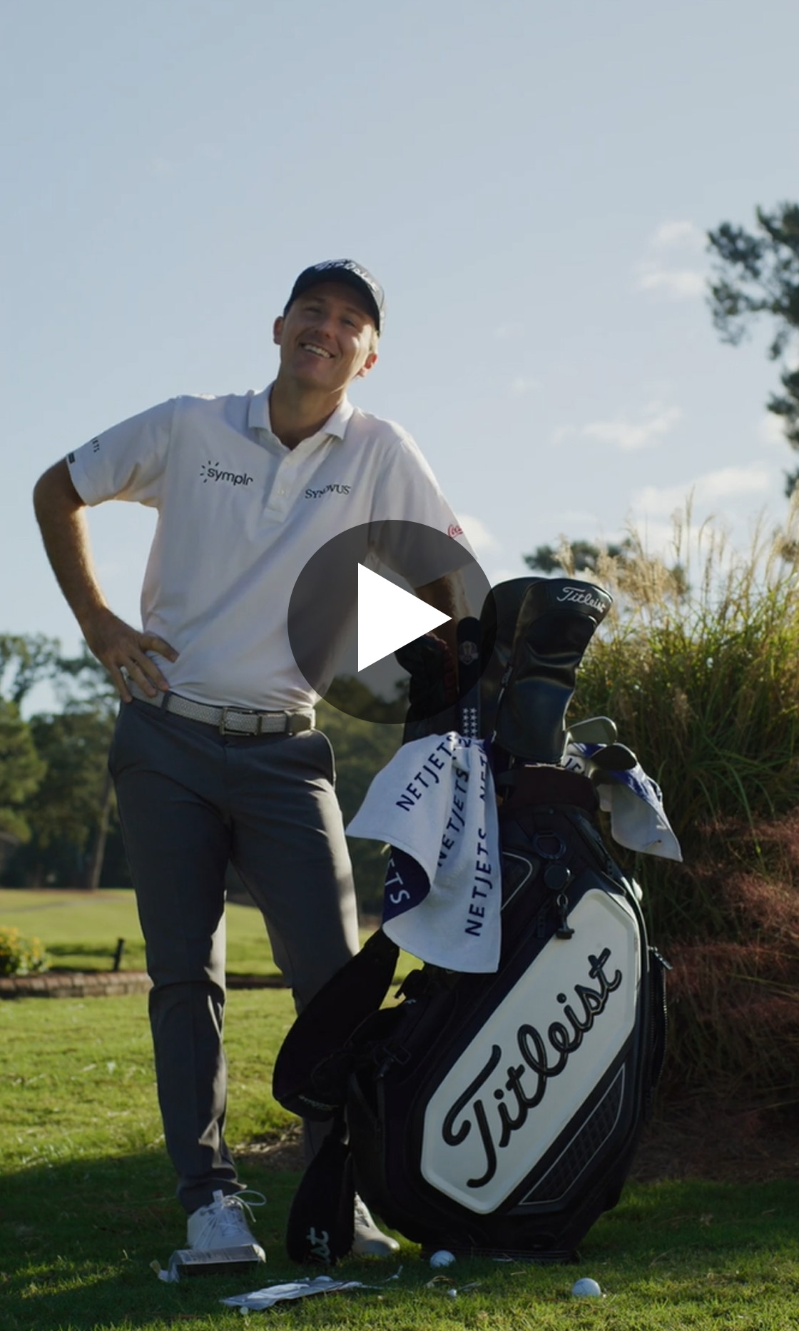 Russell Henley golfing