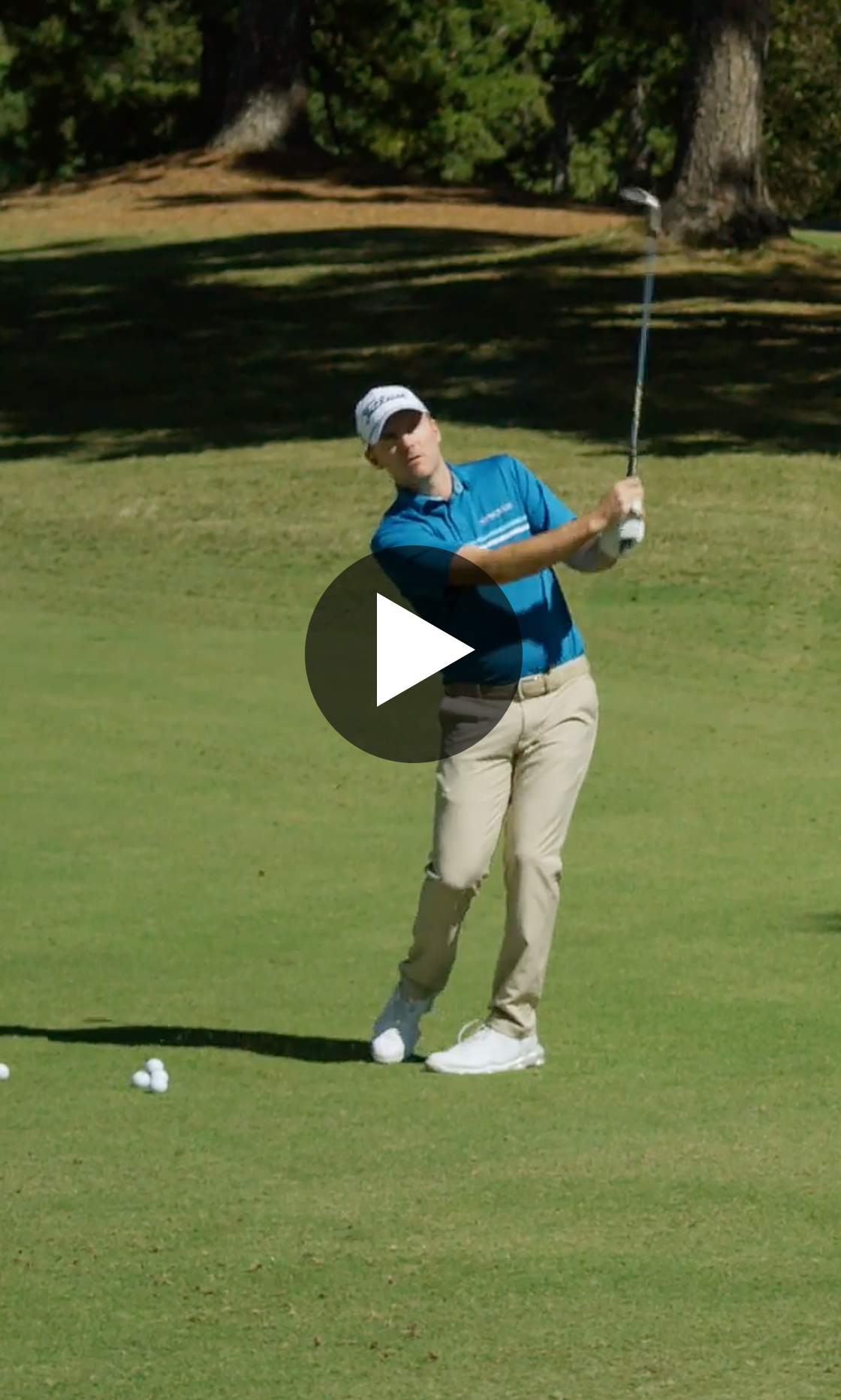 Russell Henley golfing